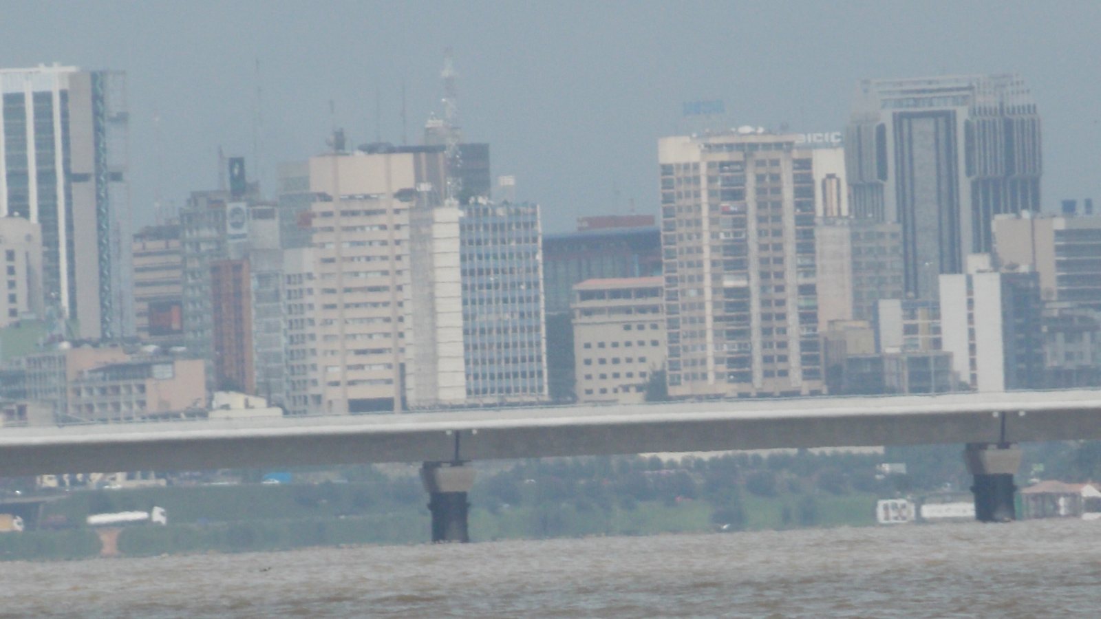 Le pont Henri-Konan-Bédié et le Plateau, Abidjan